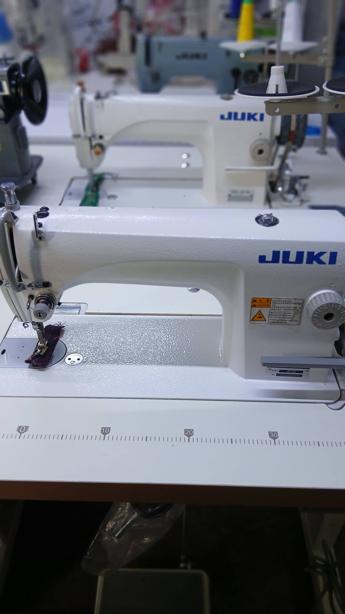 JUKI DDL-8700 STRAIGHT SEWING MACHINE