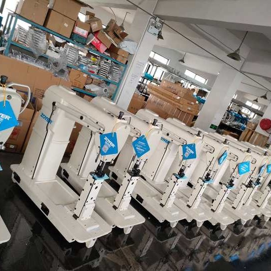 POSTBED SEWING MACHINE