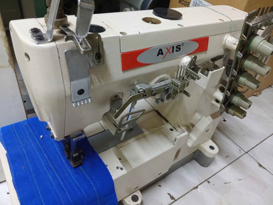 FLATLOCK SEWING MACHINE